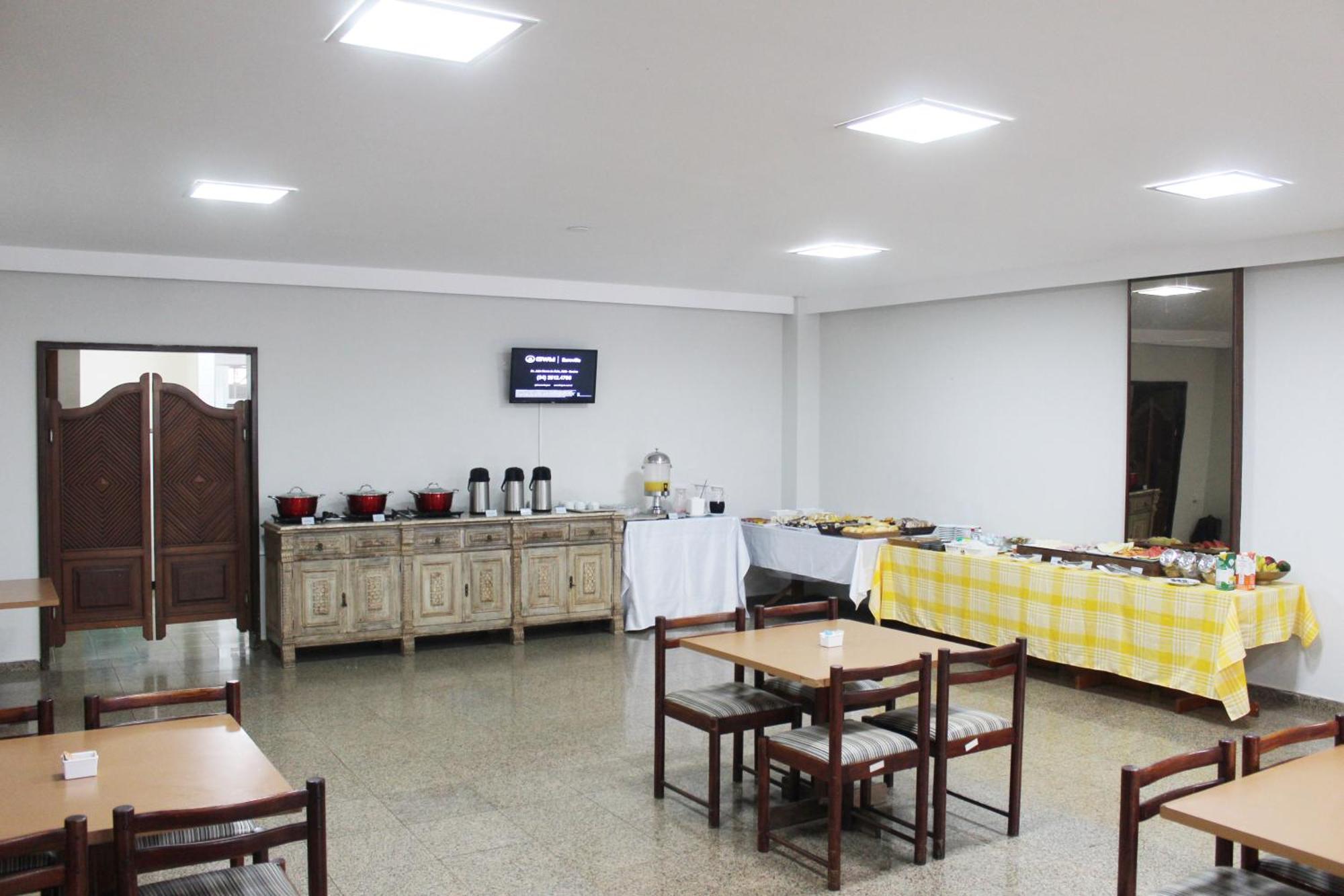 Days Inn By Wyndham Uberlândia Buitenkant foto